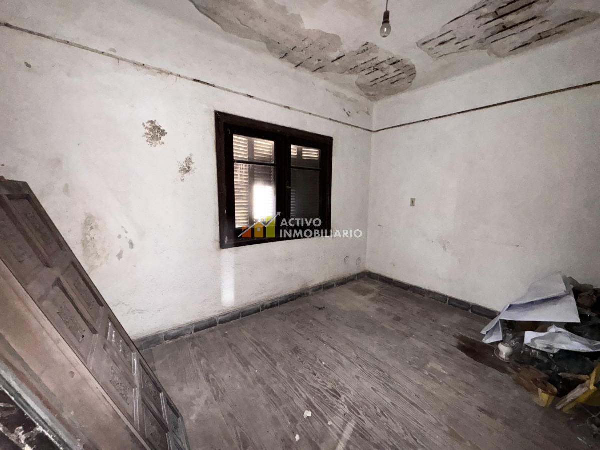 Casa ID.38 - Venta Padron unico, 2 apartamentos + local comercial+ gran galpon