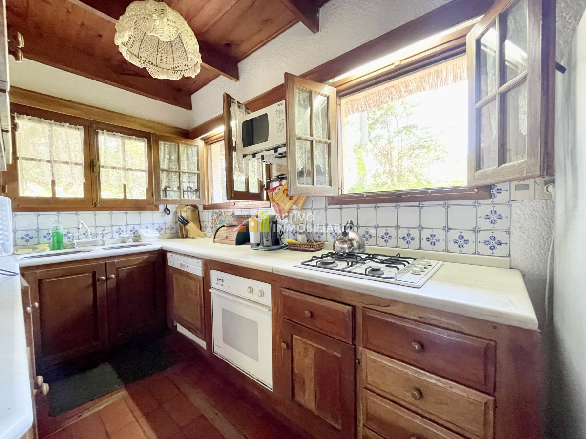 Casa ID.162 - Venta Chalet 5 dormitorios + barbacoa - Punta Del Este 