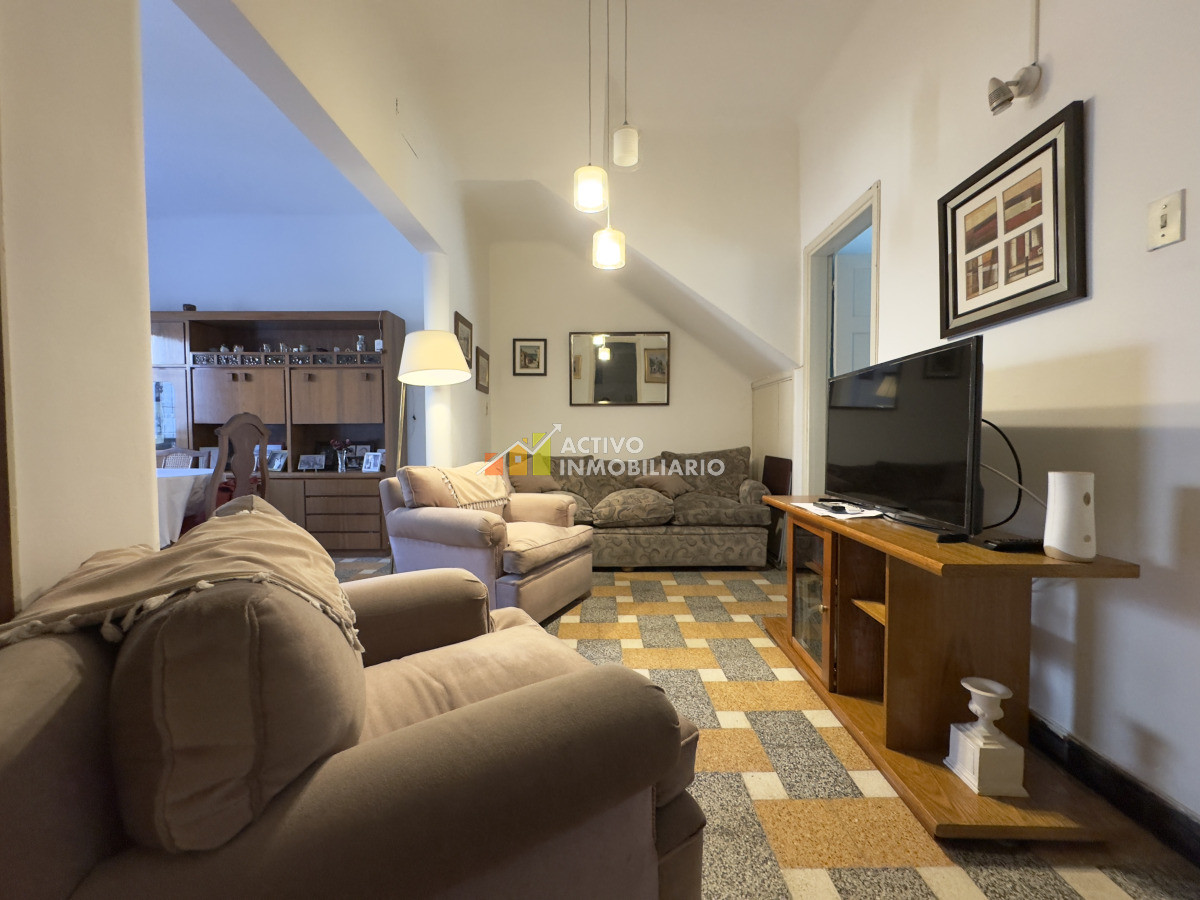 Casa ID.470 - Venta casa 2 dormitorios con garaje frente y patio- Jacinto Vera