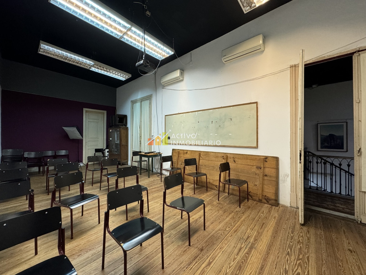 Casa ID.235 - Venta casa de altos de dos plantas 331mts a reciclar - Centro 