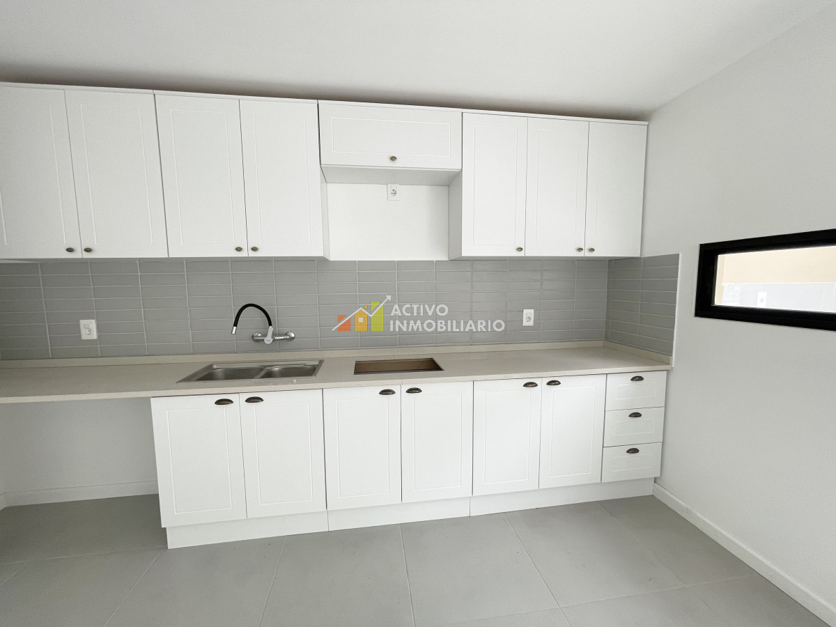 Casa ID.79 - Venta Casa 715 metros 3 dormitorios + patio con parrillero - Solymar 