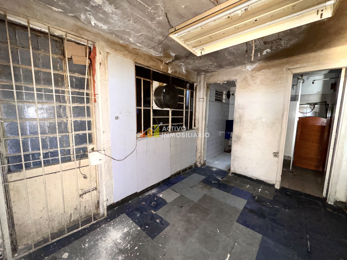 Casa ID.38 - Venta Padron unico, 2 apartamentos + local comercial+ gran galpon