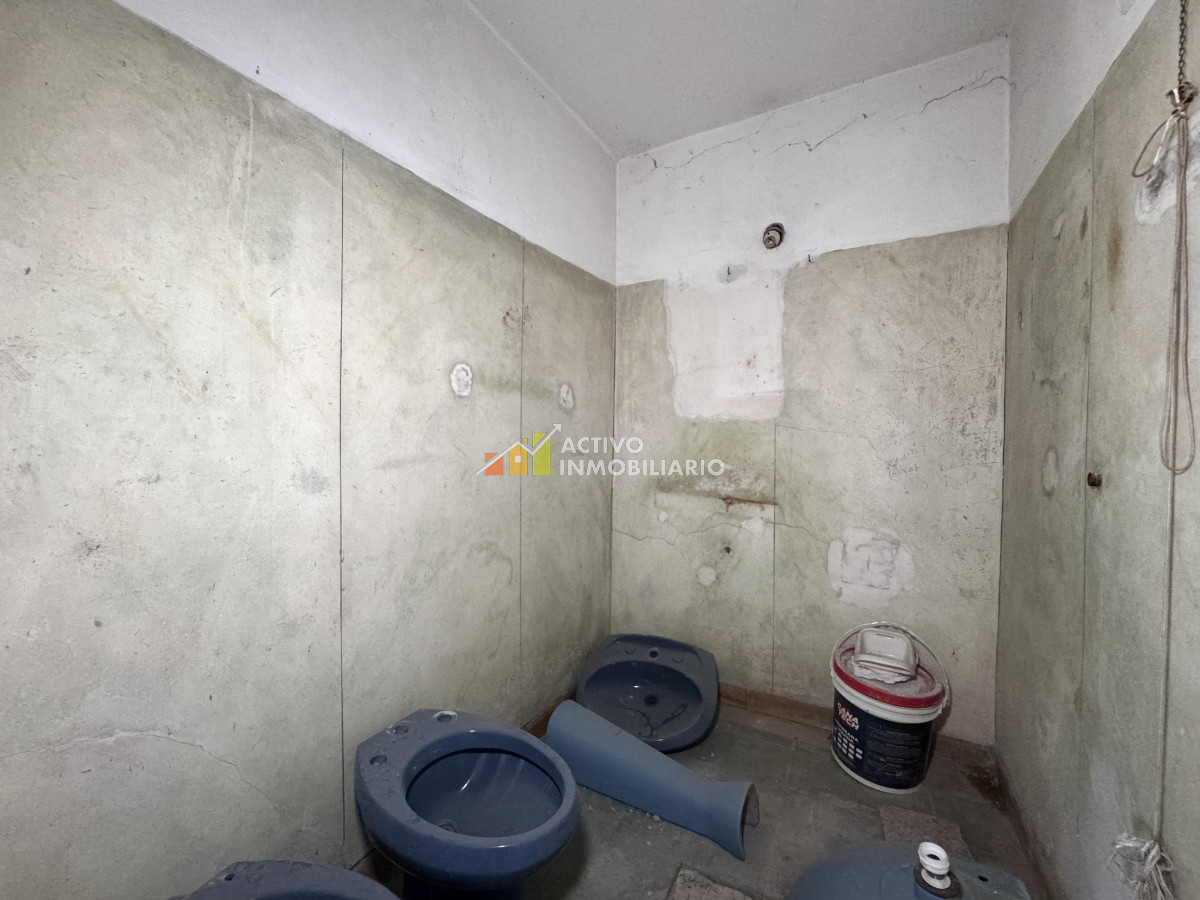 Casa ID.381 - Venta Casa A Reciclar 3 Dormitorios + Patio + Cochera - Ituzaingó