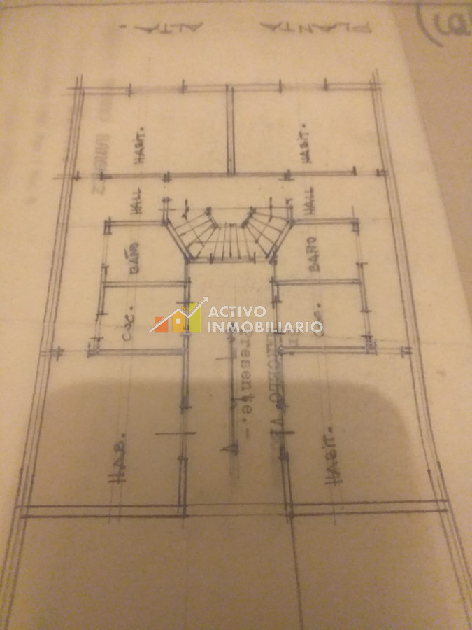 Casa ID.38 - Venta Padron unico, 2 apartamentos + local comercial+ gran galpon