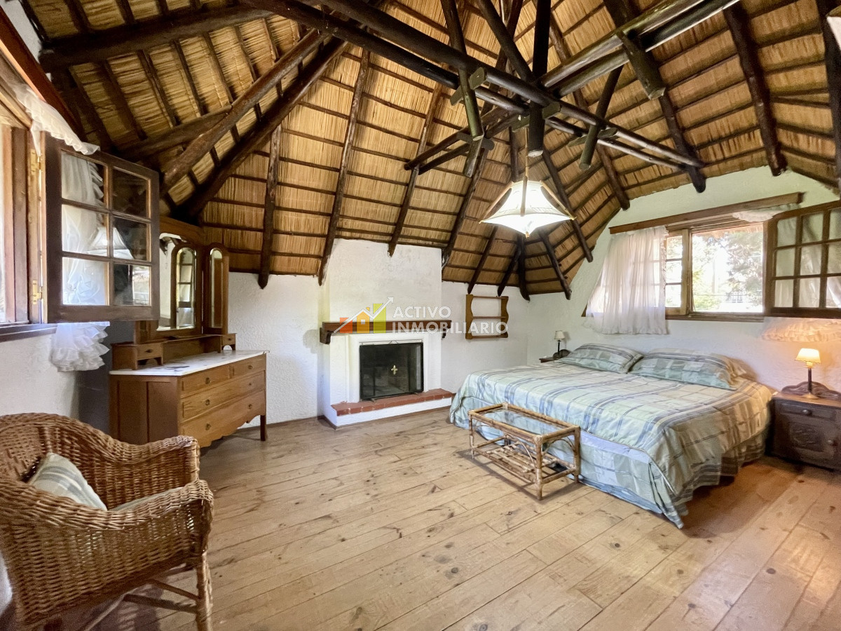 Casa ID.162 - Venta Chalet 5 dormitorios + barbacoa - Punta Del Este 