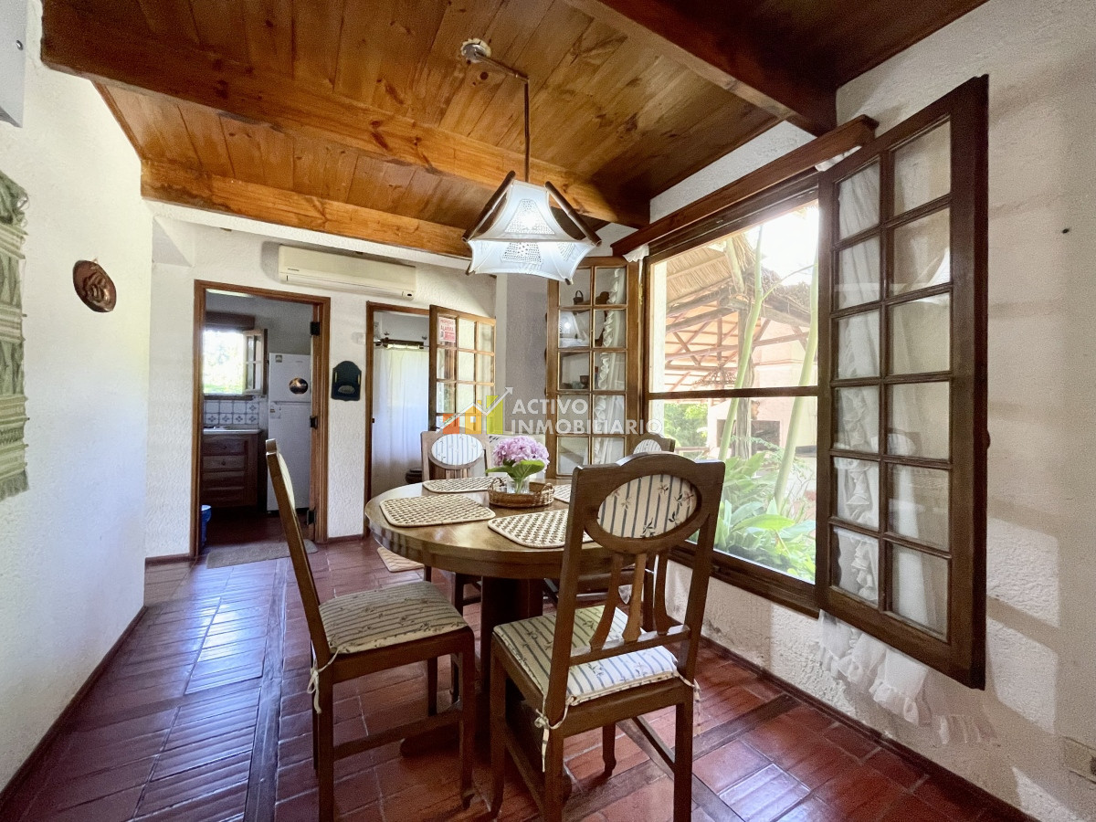 Casa ID.162 - Venta Chalet 5 dormitorios + barbacoa - Punta Del Este 
