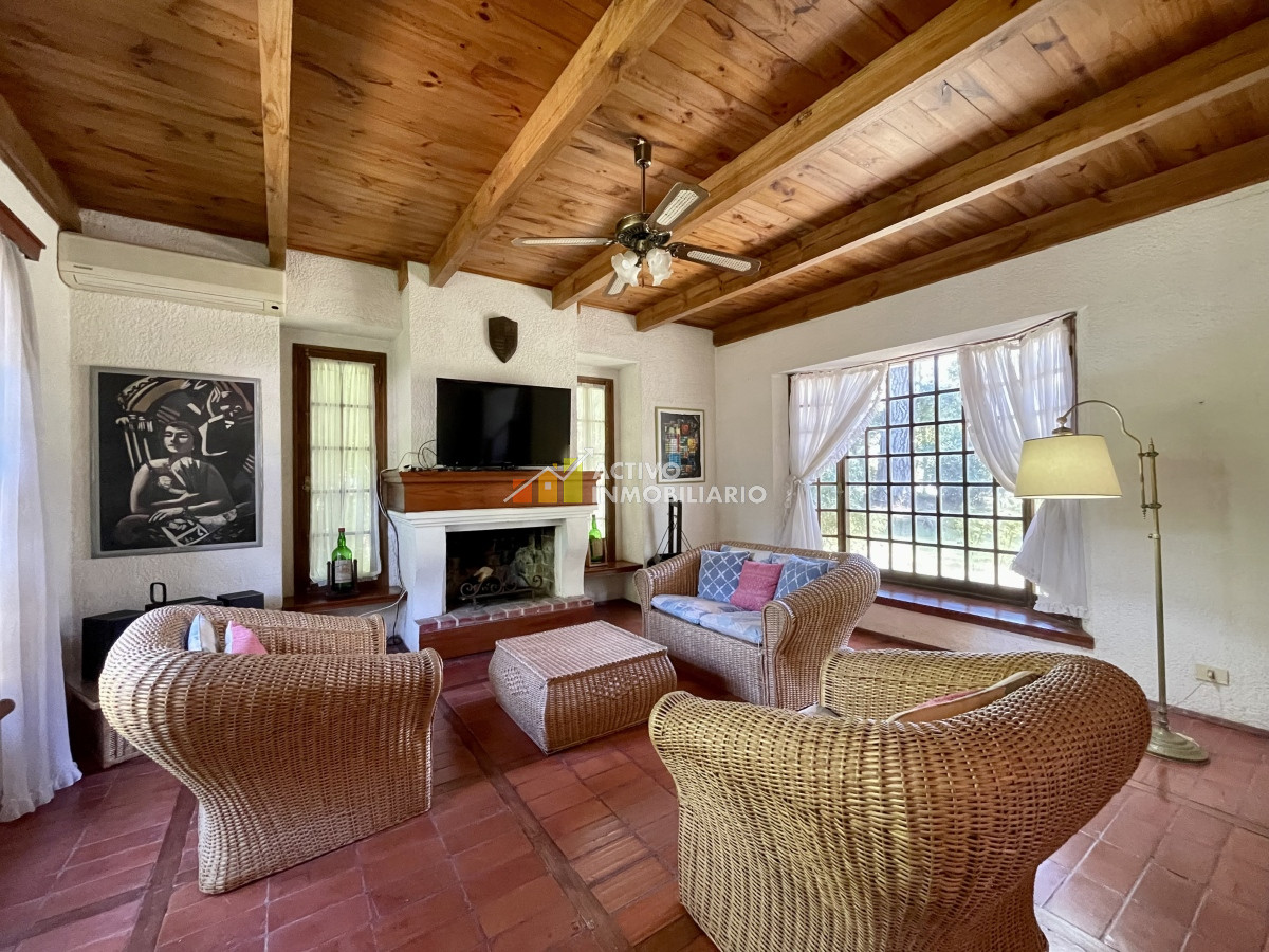 Casa ID.162 - Venta Chalet 5 dormitorios + barbacoa - Punta Del Este 