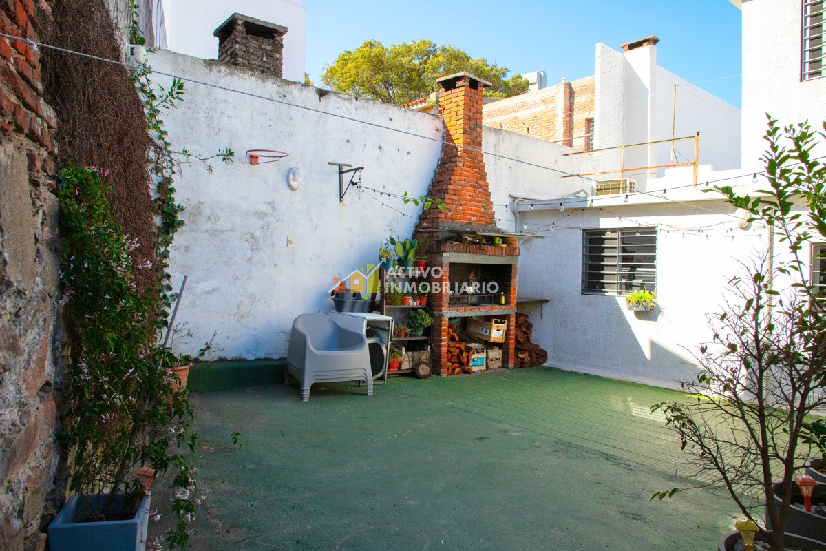 Casa ID.52 - Venta Casa 3 Dormitorios + Cochera + Patio Con Parrillero - Buceo 