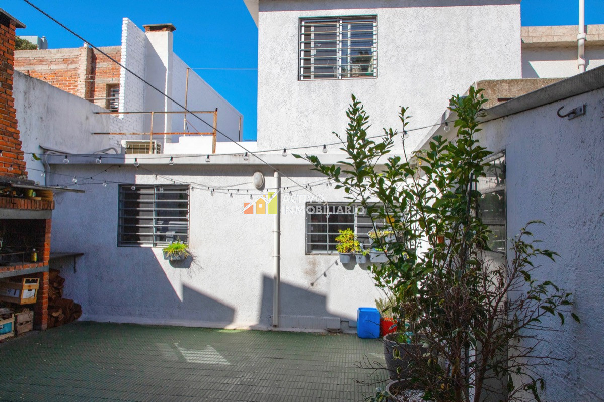 Casa ID.52 - Venta Casa 3 Dormitorios + Cochera + Patio Con Parrillero - Buceo 