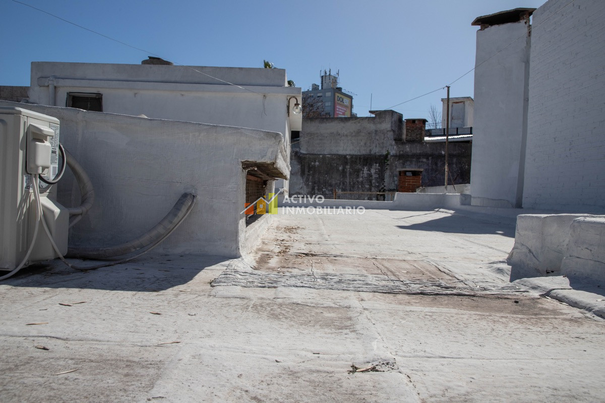 Casa ID.52 - Venta Casa 3 Dormitorios + Cochera + Patio Con Parrillero - Buceo 