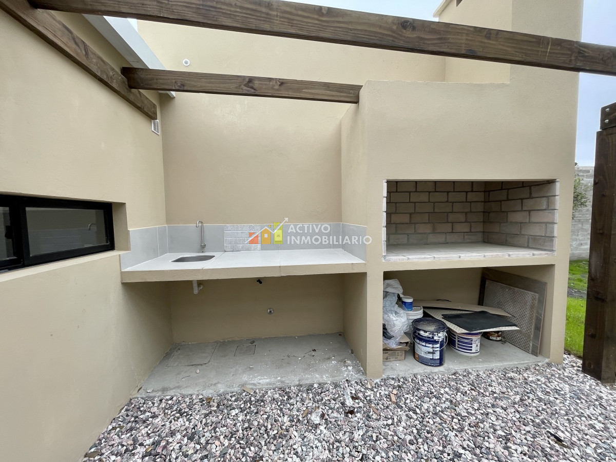 Casa ID.79 - Venta Casa 715 metros 3 dormitorios + patio con parrillero - Solymar 