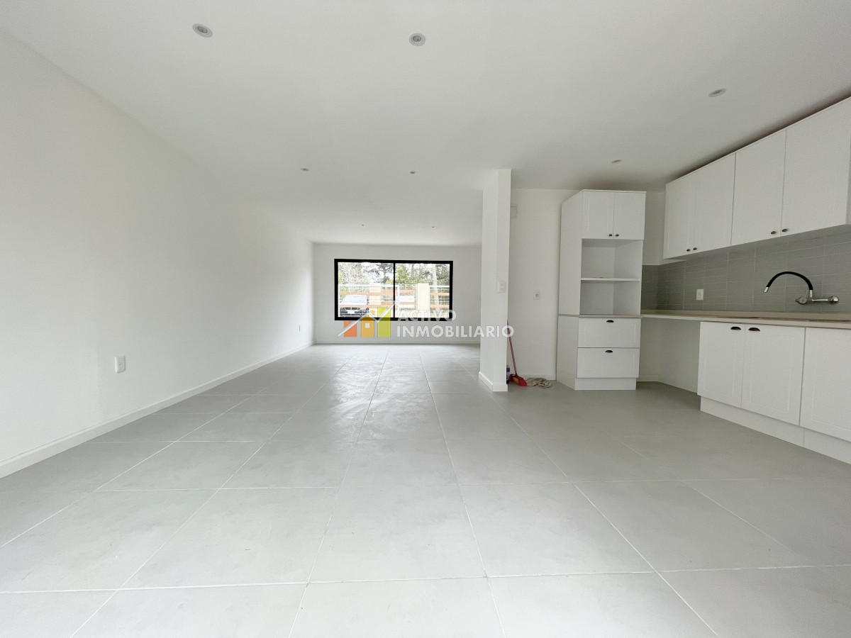Casa ID.79 - Venta Casa 715 metros 3 dormitorios + patio con parrillero - Solymar 