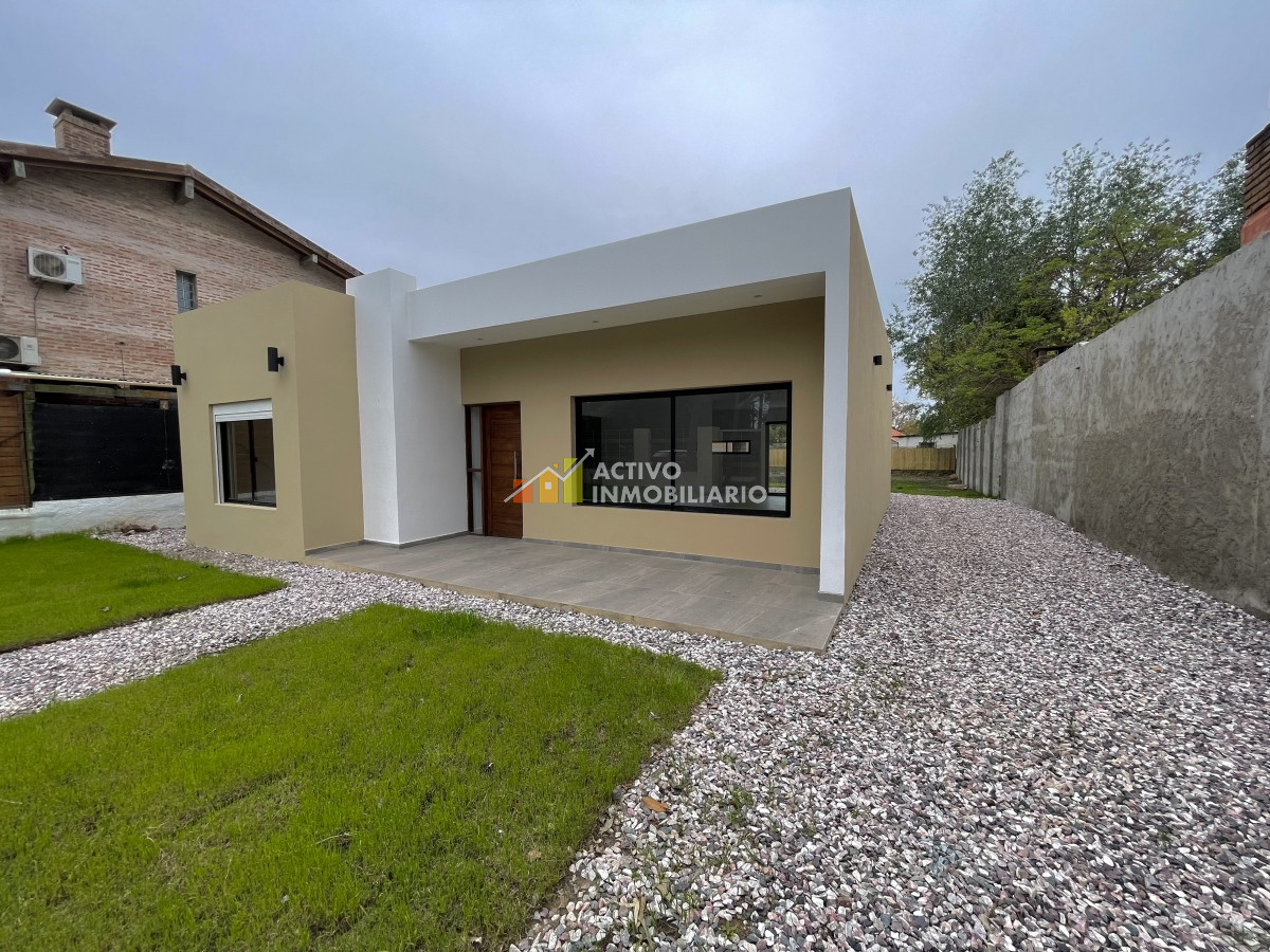 Casa ID.79 - Venta Casa 715 metros 3 dormitorios + patio con parrillero - Solymar 