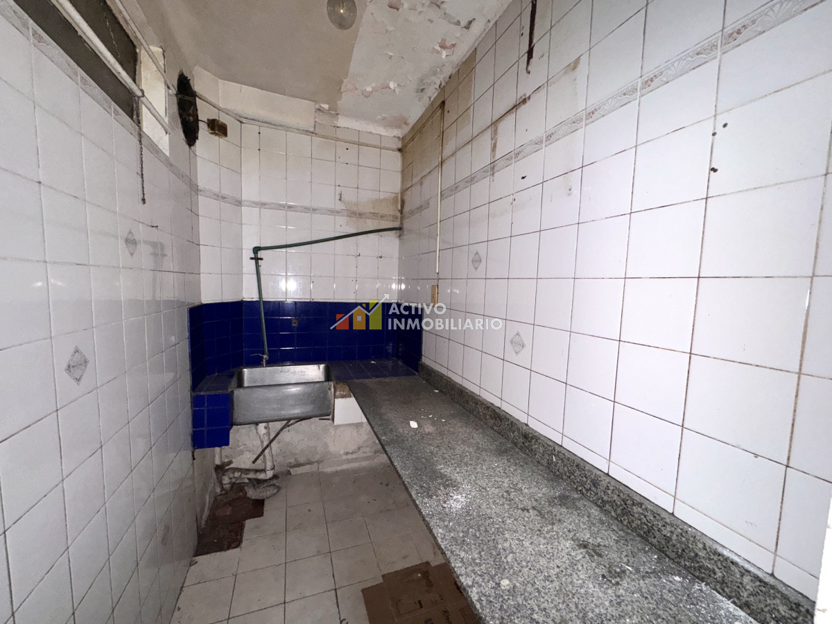 Casa ID.38 - Venta Padron unico, 2 apartamentos + local comercial+ gran galpon