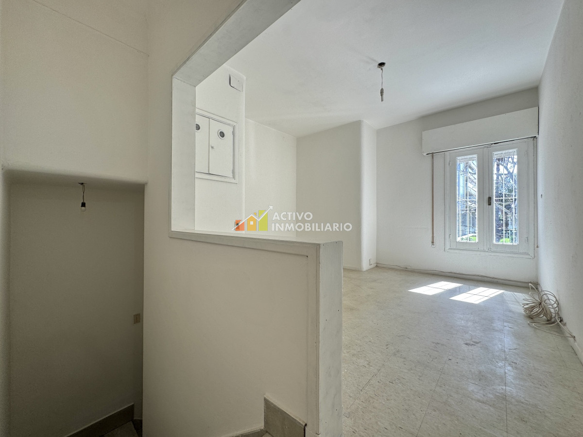 Casa ID.285 - Venta casa de altos con renta 2 dormitorios + azotea (sin gastos comunes) - Buceo
