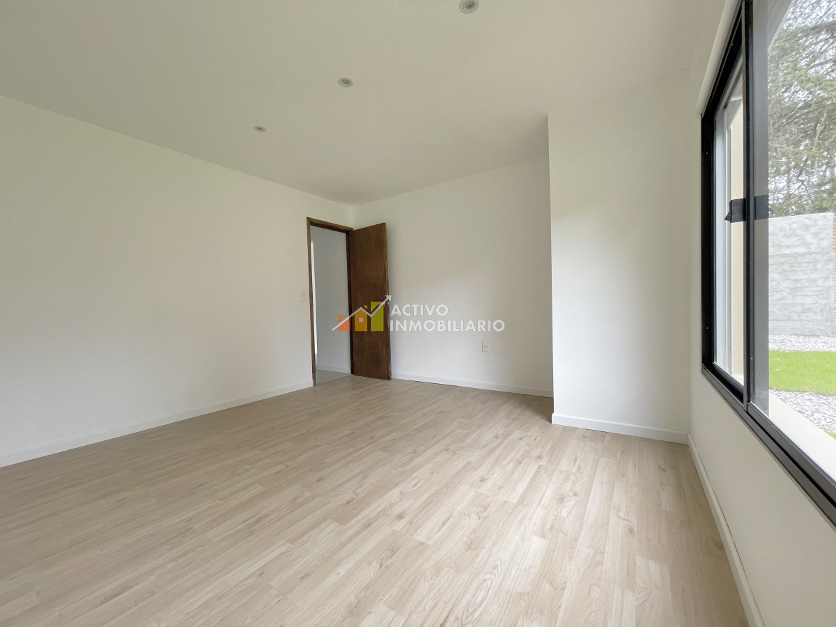 Casa ID.79 - Venta Casa 715 metros 3 dormitorios + patio con parrillero - Solymar 