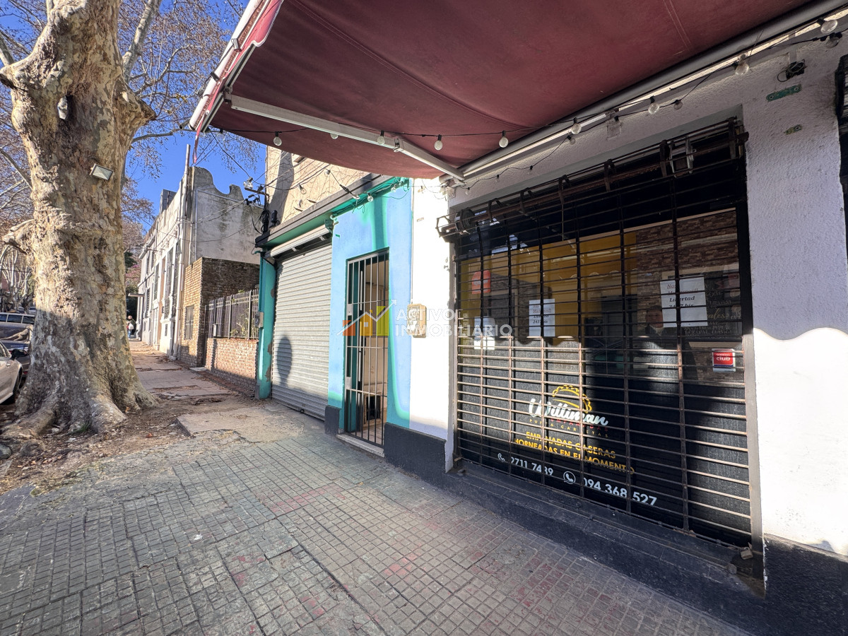 Casa ID.38 - Venta Padron unico, 2 apartamentos + local comercial+ gran galpon