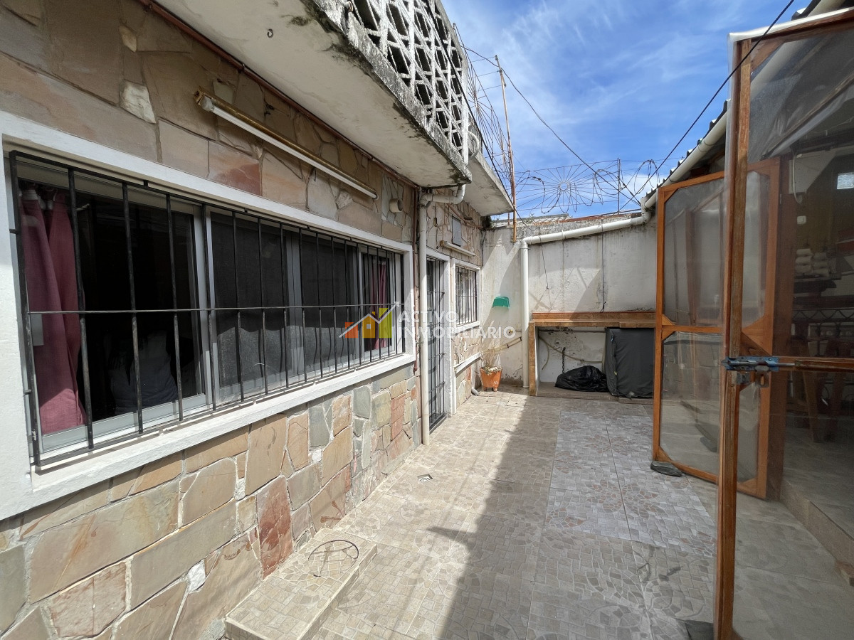 Casa ID.91 - Bajó de precio! Venta casa para dos familias + patio y barbacoa - Cerro 
