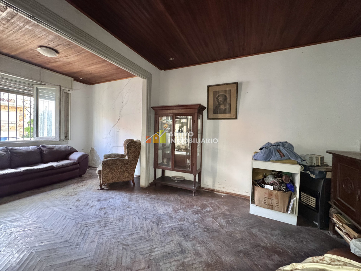 Casa ID.461 - Venta casa 5 dormitorios + patio - Punta Carretas