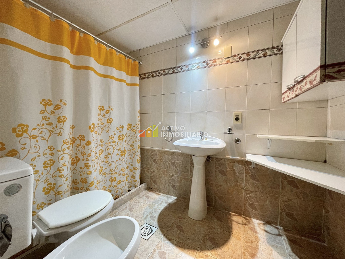 Casa ID.91 - Bajó de precio! Venta casa para dos familias + patio y barbacoa - Cerro 