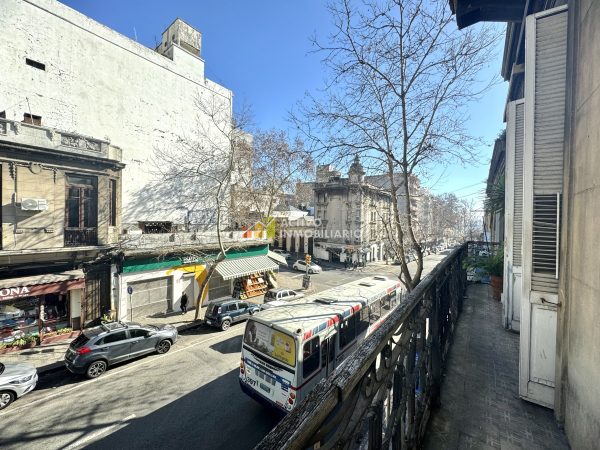 Casa ID.235 - Venta casa de altos de dos plantas 331mts a reciclar - Centro 