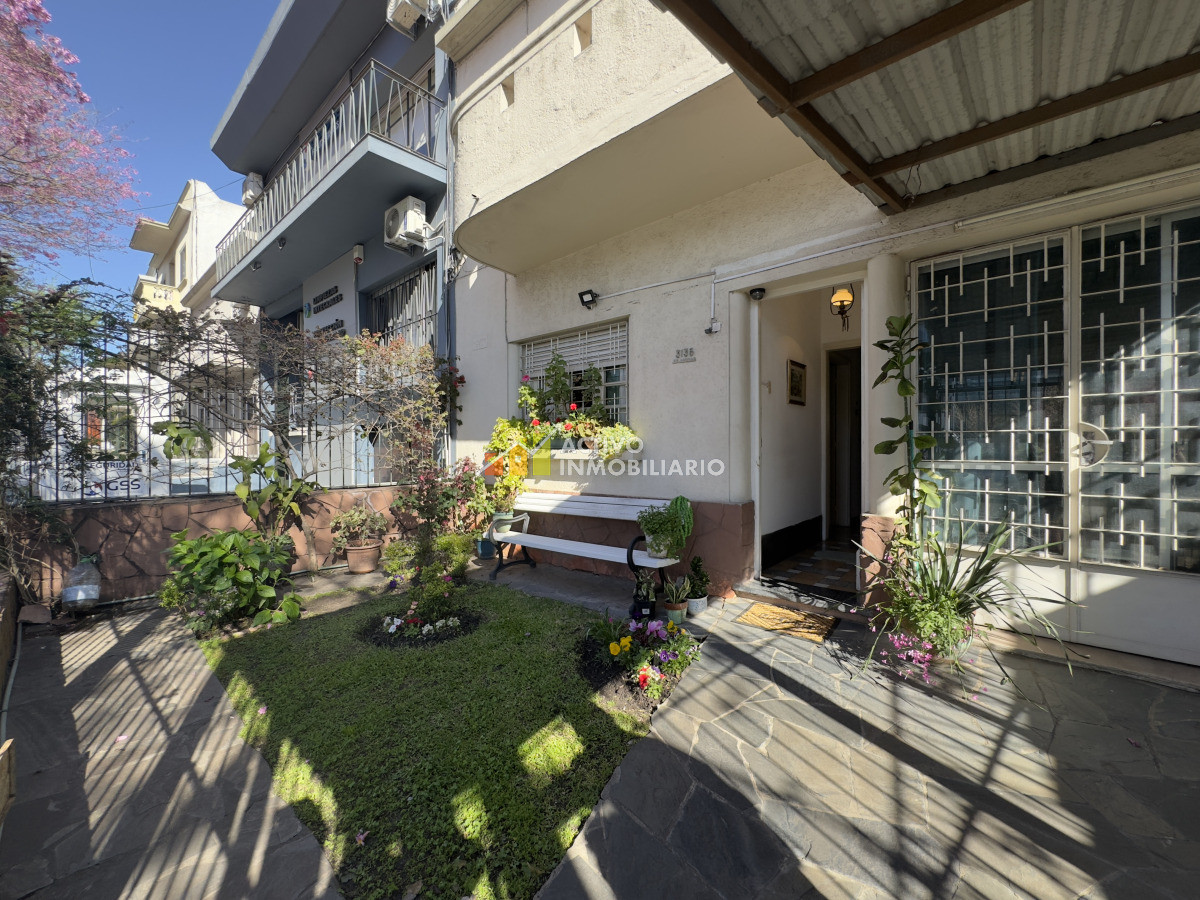 Casa ID.470 - Venta casa 2 dormitorios con garaje frente y patio- Jacinto Vera