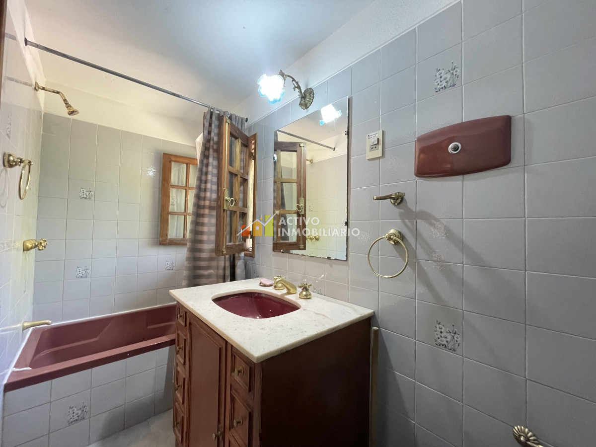 Casa ID.162 - Venta Chalet 5 dormitorios + barbacoa - Punta Del Este 