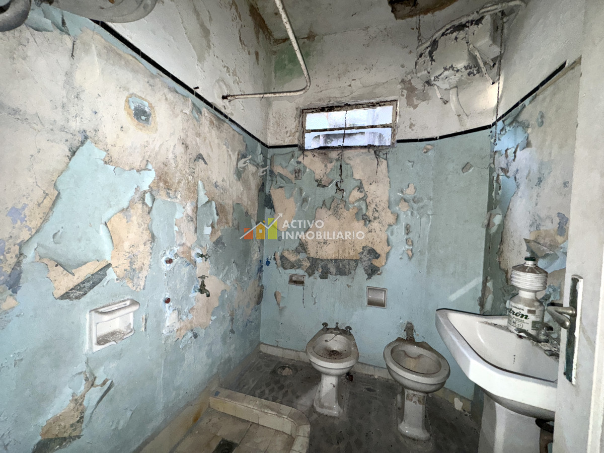 Casa ID.38 - Venta Padron unico, 2 apartamentos + local comercial+ gran galpon