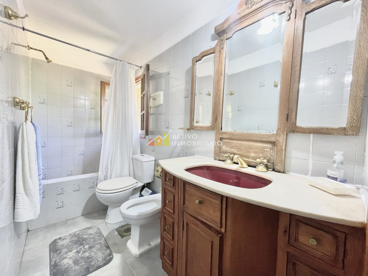 Casa ID.162 - Venta Chalet 5 dormitorios + barbacoa - Punta Del Este 