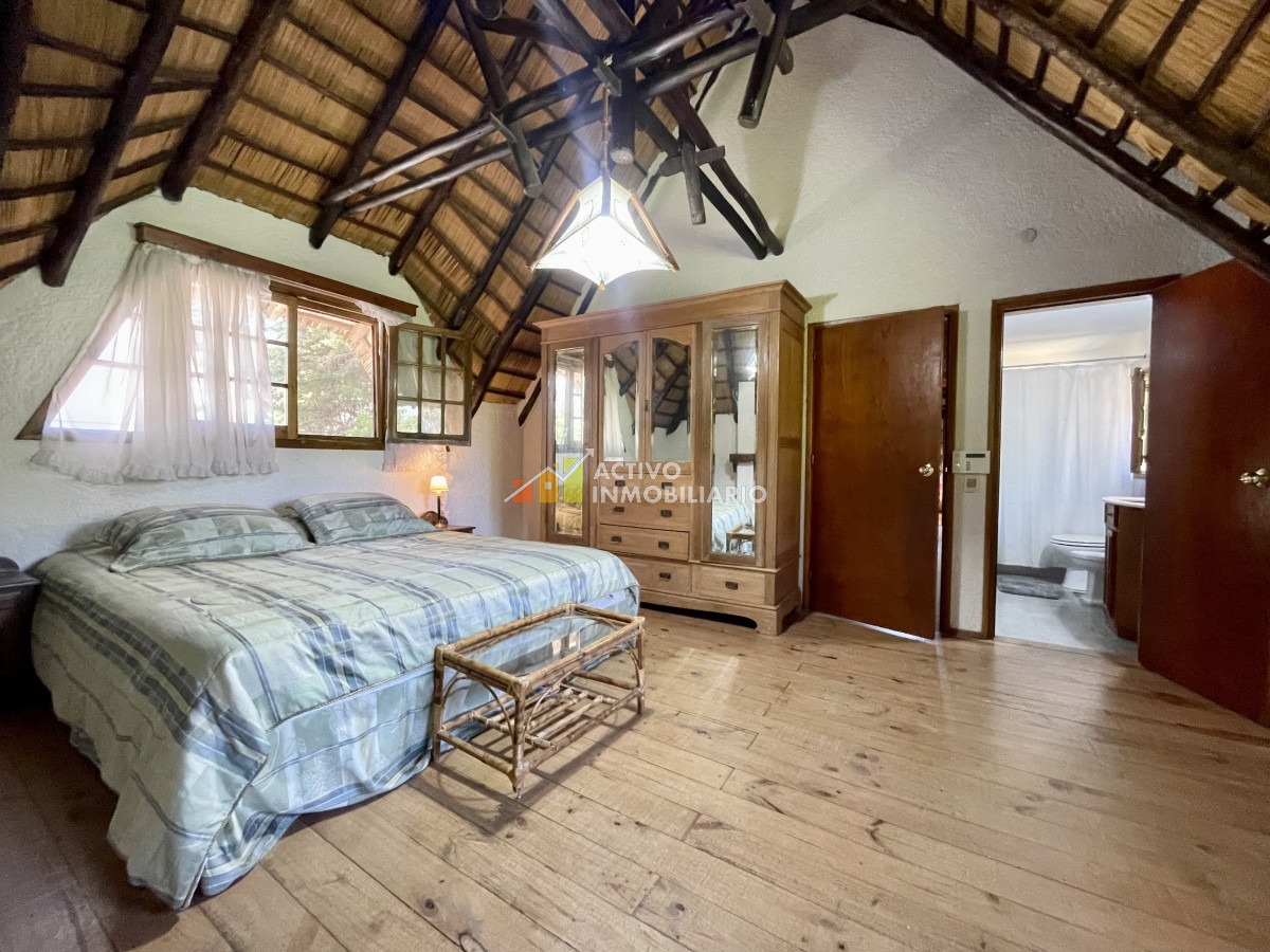 Casa ID.162 - Venta Chalet 5 dormitorios + barbacoa - Punta Del Este 