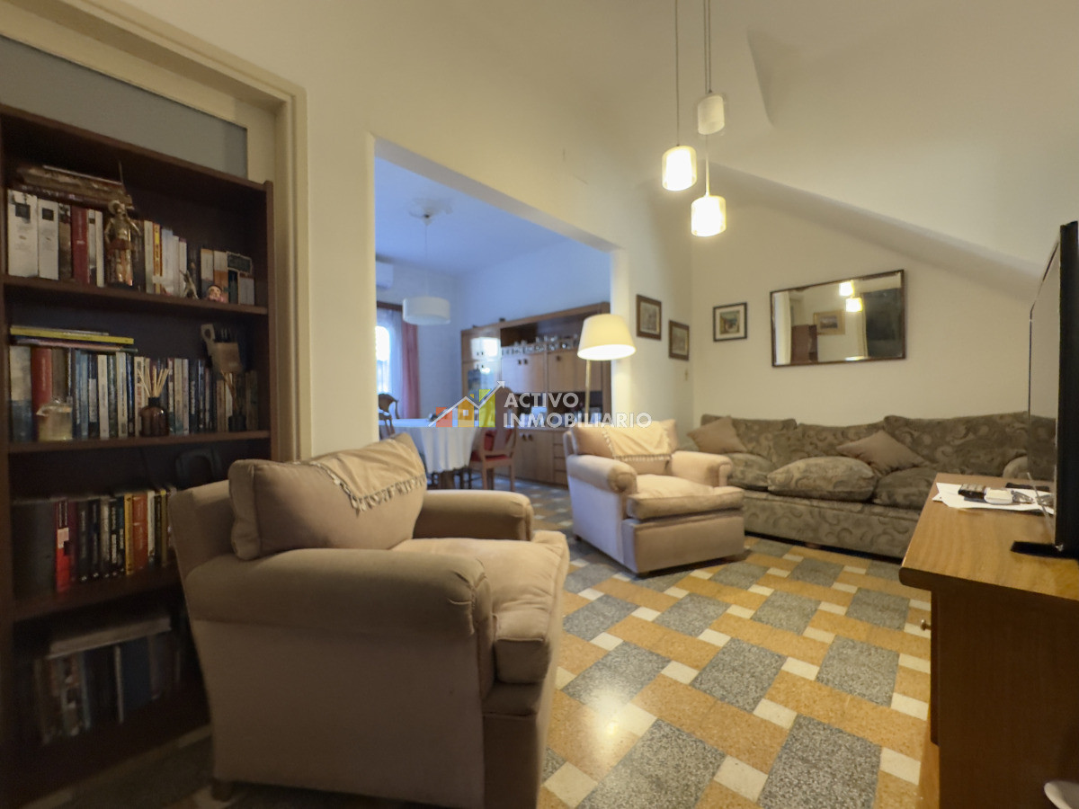 Casa ID.470 - Venta casa 2 dormitorios con garaje frente y patio- Jacinto Vera