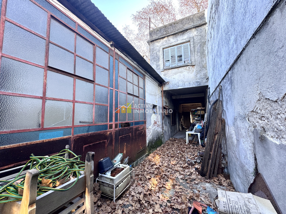 Casa ID.38 - Venta Padron unico, 2 apartamentos + local comercial+ gran galpon