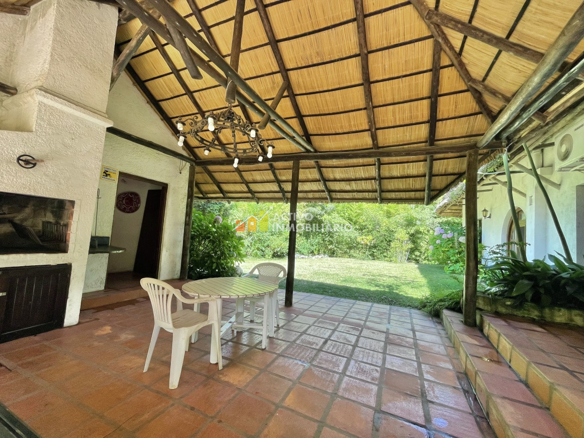 Casa ID.162 - Venta Chalet 5 dormitorios + barbacoa - Punta Del Este 