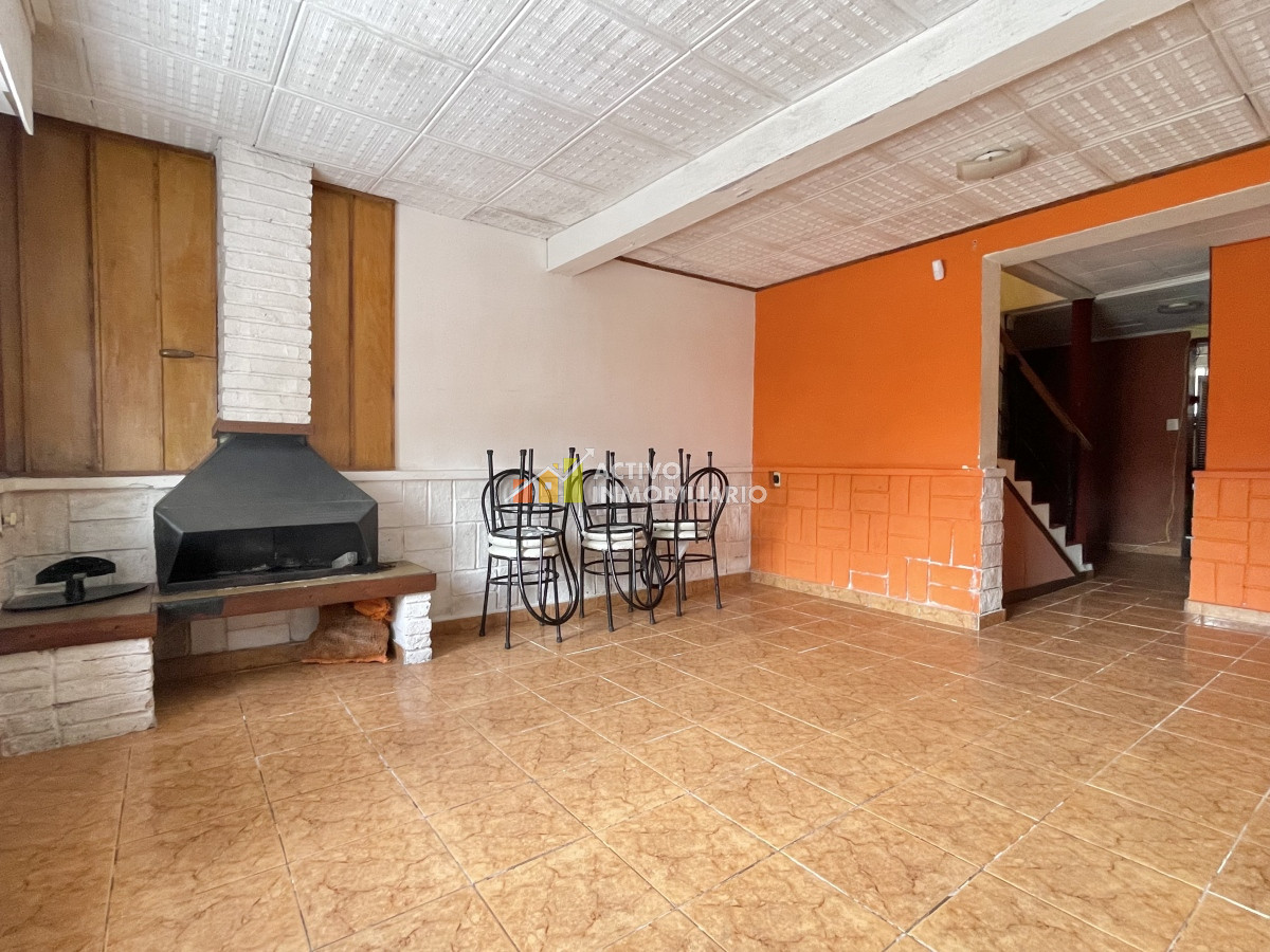 Casa ID.91 - Bajó de precio! Venta casa para dos familias + patio y barbacoa - Cerro 