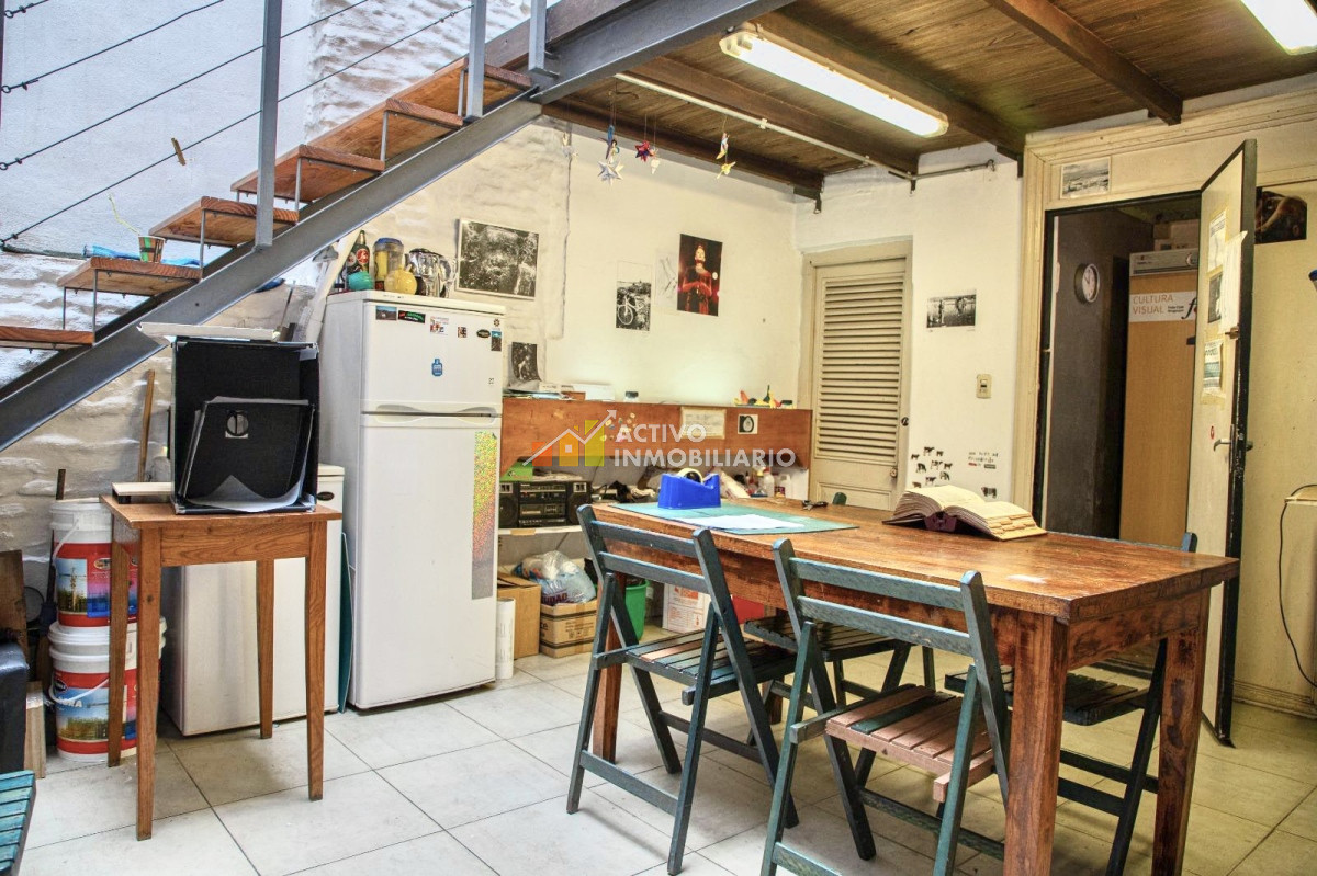 Casa ID.235 - Venta casa de altos de dos plantas 331mts a reciclar - Centro 