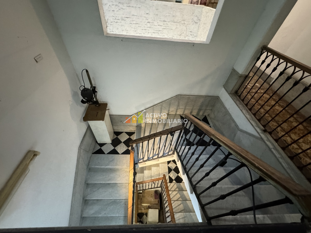 Casa ID.235 - Venta casa de altos de dos plantas 331mts a reciclar - Centro 