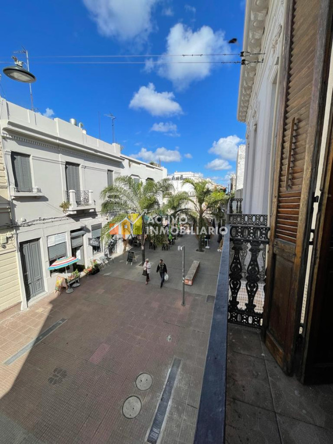 Casa ID.72 - Venta co-living 6 dormitorios + azotea transitable - Ciudad Vieja 