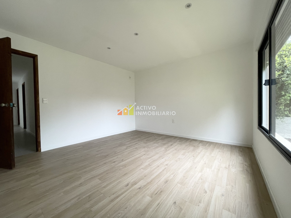 Casa ID.79 - Venta Casa 715 metros 3 dormitorios + patio con parrillero - Solymar 