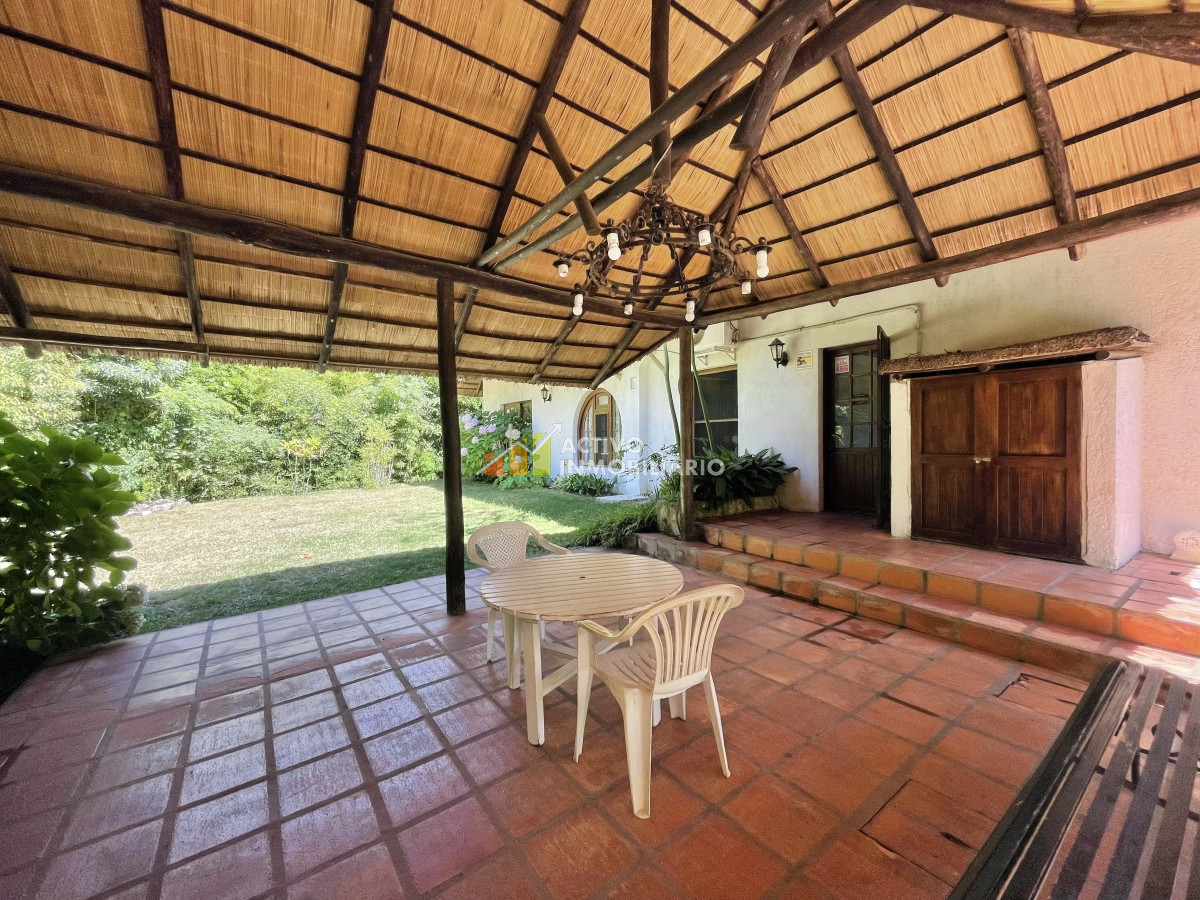 Casa ID.162 - Venta Chalet 5 dormitorios + barbacoa - Punta Del Este 