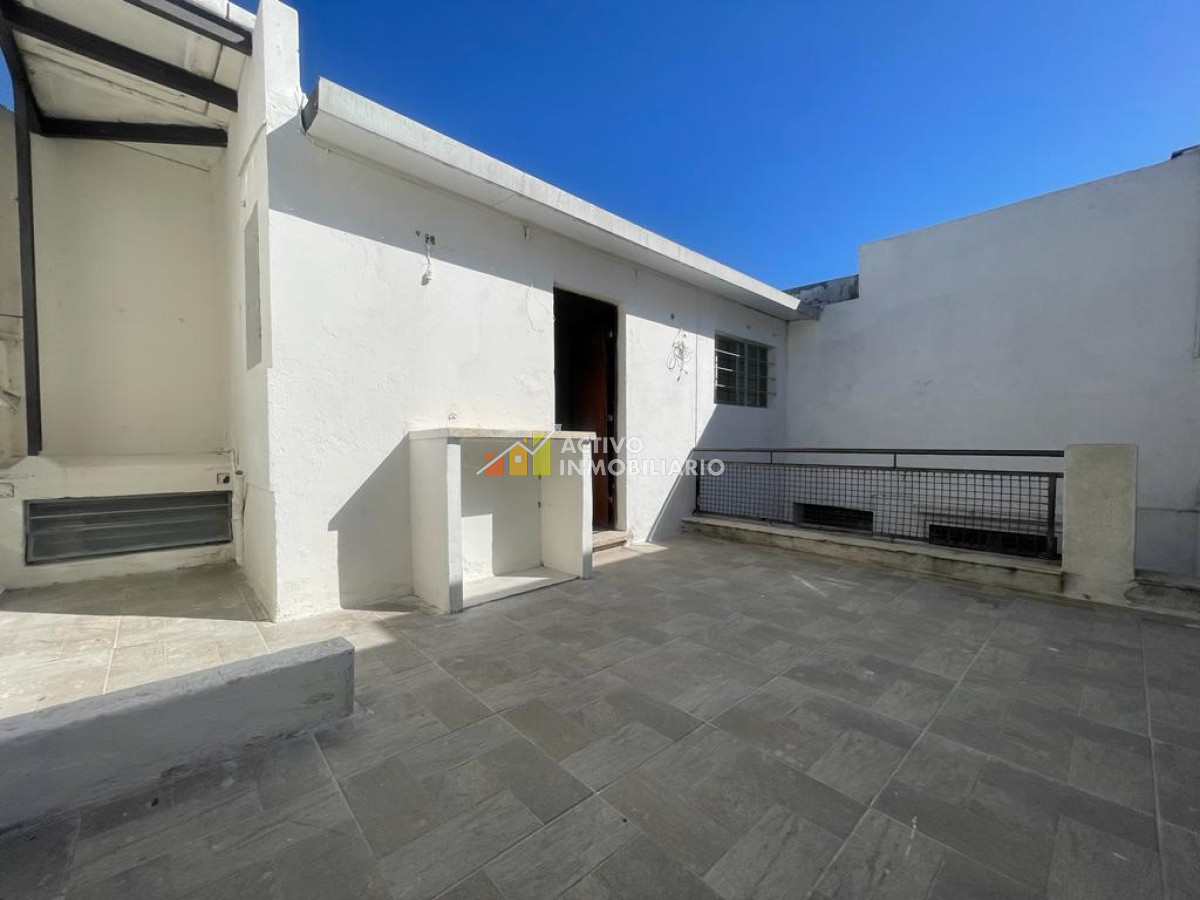 Casa ID.130 - Casa reciclada con renta 3 dormitorios + patio + azotea - La blanqueada 