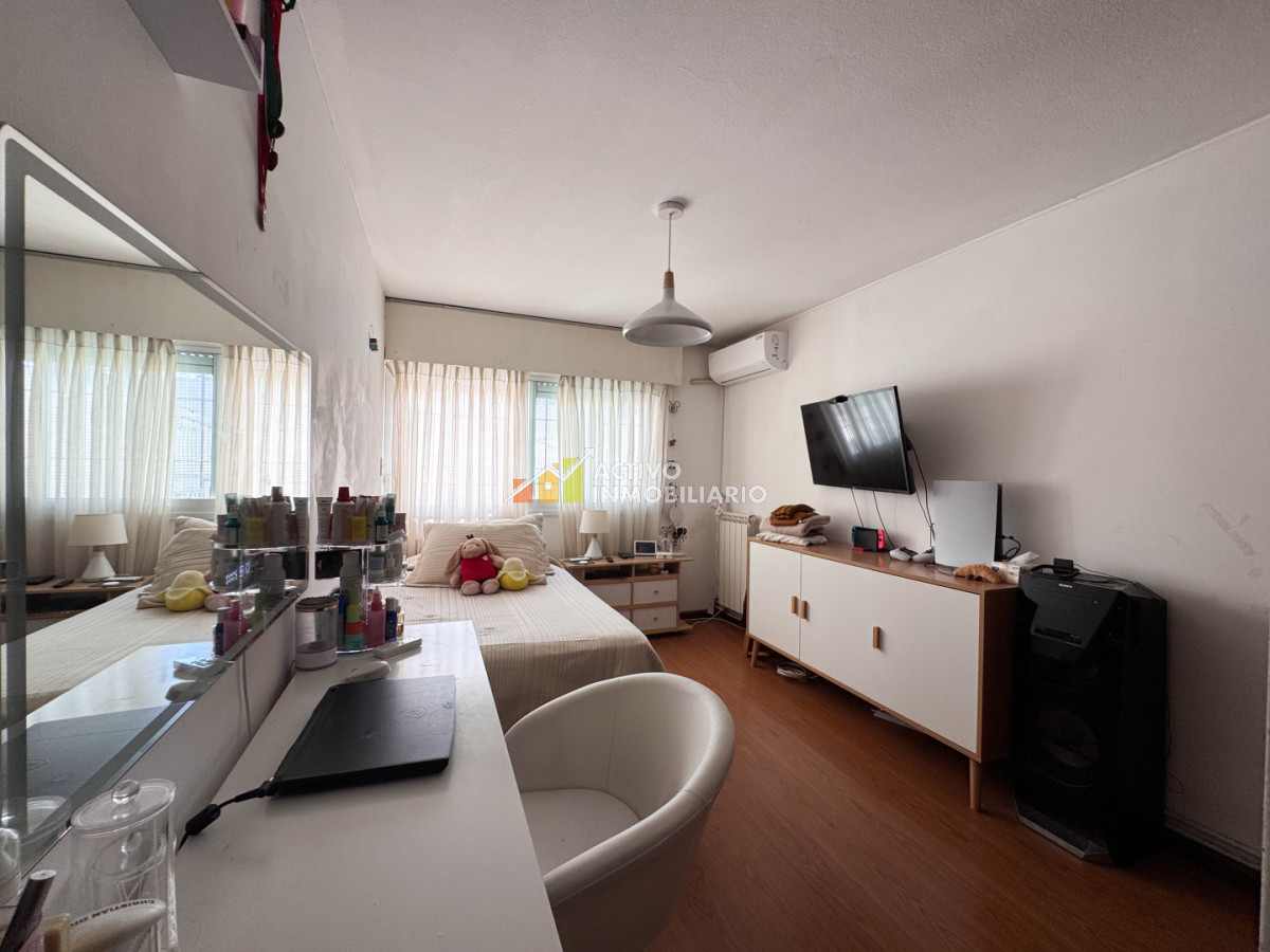 Casa ID.544 - Venta casa 5 dormitorios con garaje doble barbacoa y piscina-Punta carretas