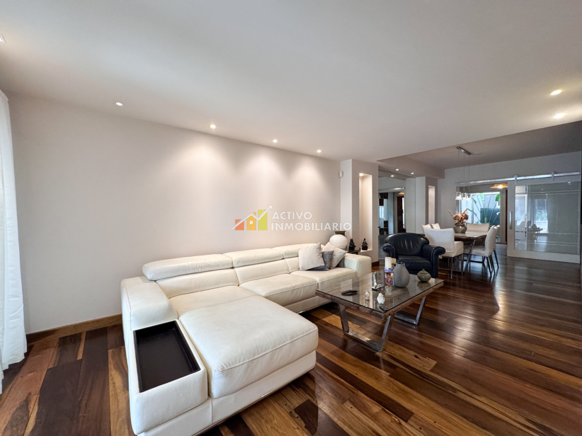 Casa ID.544 - Venta casa 5 dormitorios con garaje doble barbacoa y piscina-Punta carretas