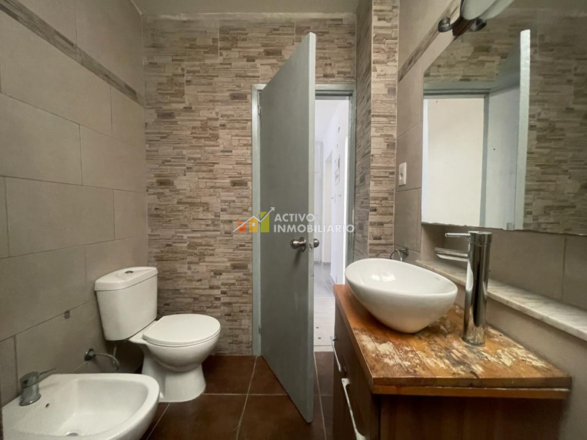 Casa ID.130 - Casa reciclada con renta 3 dormitorios + patio + azotea - La blanqueada 