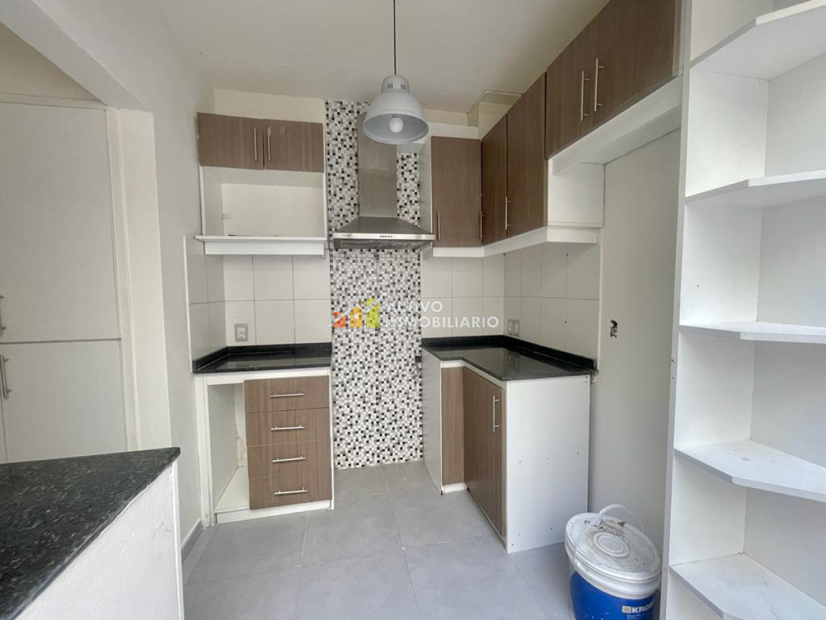 Casa ID.130 - Casa reciclada con renta 3 dormitorios + patio + azotea - La blanqueada 