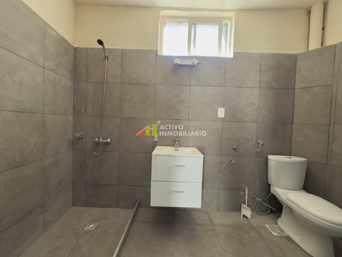 Casa ID.500 - Alquiler casa de altos 4 dormitorios - Cordón Norte