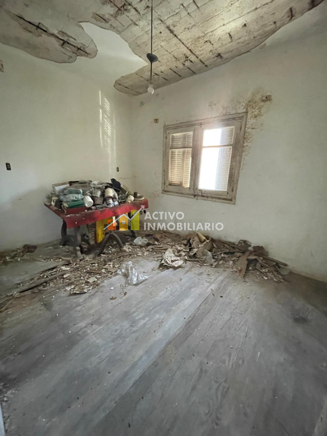 Casa ID.38 - Venta Padron unico, 2 apartamentos + local comercial+ gran galpon