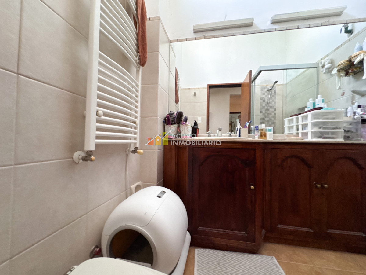 Casa ID.544 - Venta casa 5 dormitorios con garaje doble barbacoa y piscina-Punta carretas