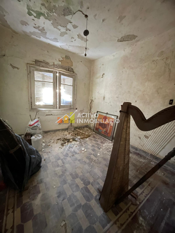 Casa ID.38 - Venta Padron unico, 2 apartamentos + local comercial+ gran galpon