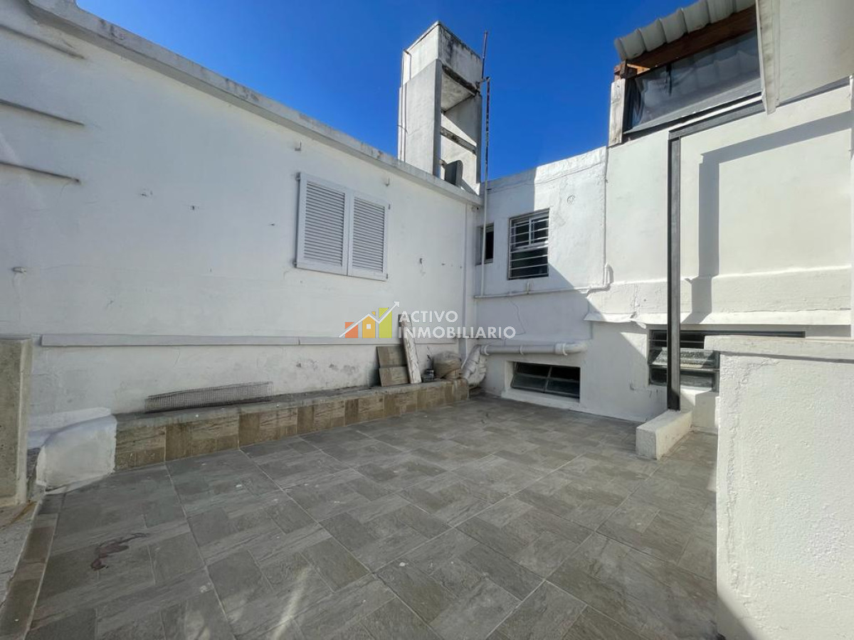 Casa ID.130 - Casa reciclada con renta 3 dormitorios + patio + azotea - La blanqueada 