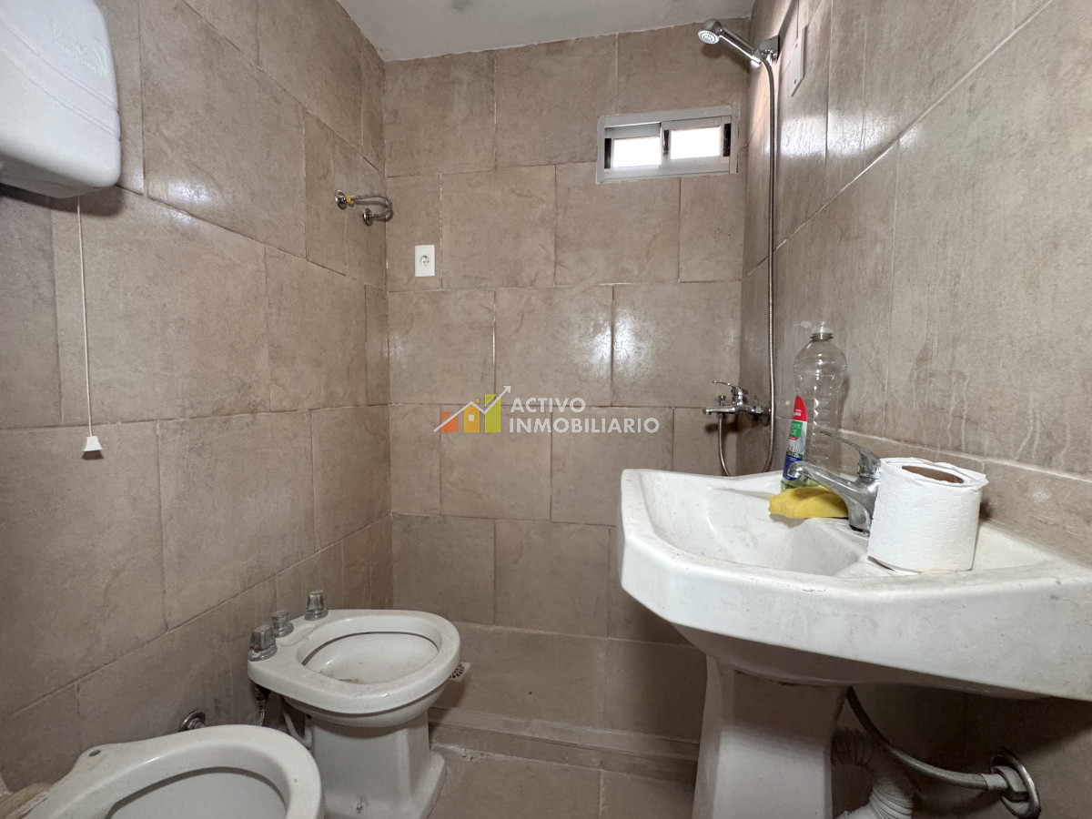 Casa ID.381 - Venta Casa A Reciclar 3 Dormitorios + Patio + Cochera - Ituzaingó